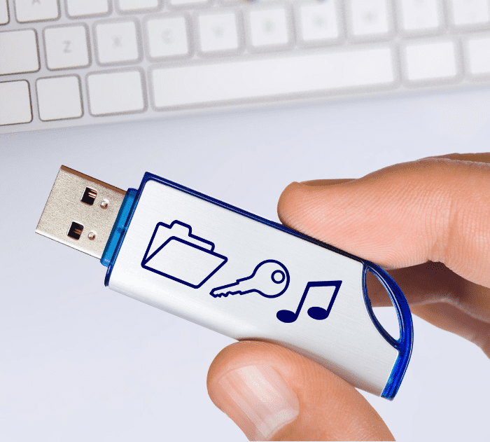 Tente conectar o pen drive em outra porta USB
Verifique se há problemas de compatibilidade com o sistema operacional