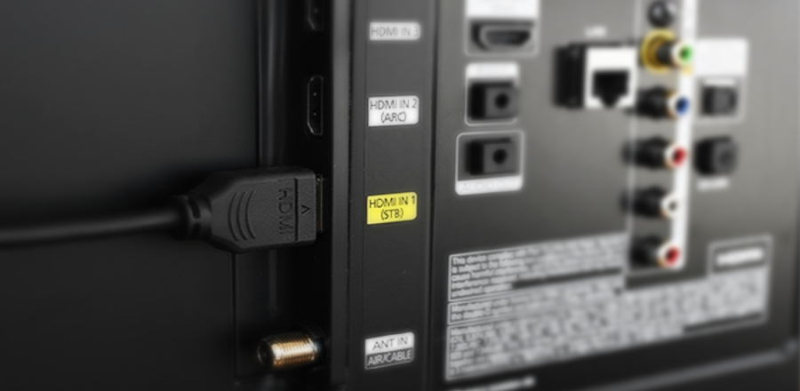 Verifique as conexões: Certifique-se de que todos os cabos estejam corretamente conectados na TV, incluindo o cabo de alimentação, o cabo HDMI ou o cabo de antena.
Reinicie a TV: Desligue a TV da tomada por alguns minutos e ligue-a novamente para reiniciar o sistema.