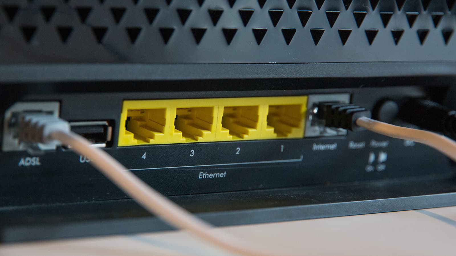Verifique se o Xbox está conectado à Internet.
Verifique se o cabo Ethernet ou a conexão Wi-Fi está funcionando corretamente.